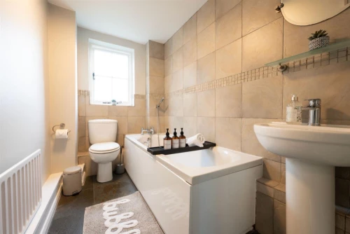 House - Semi-Detached Main Photo