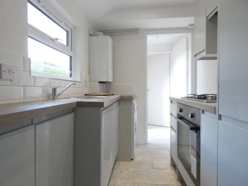 House - Terraced Photo 3