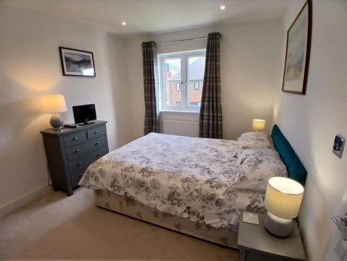 House - Semi-Detached Main Photo