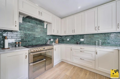 House - Semi-Detached Main Photo