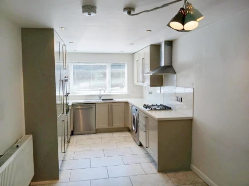 House - Townhouse Photo 3