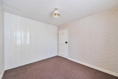 House - Semi-Detached Main Photo