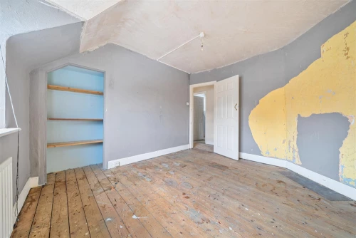 House - Semi-Detached Main Photo