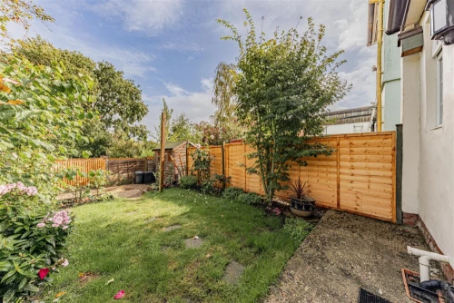 House - End Terrace Main Photo