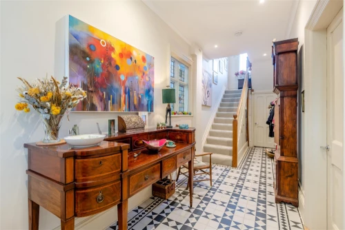 House - Semi-Detached Main Photo