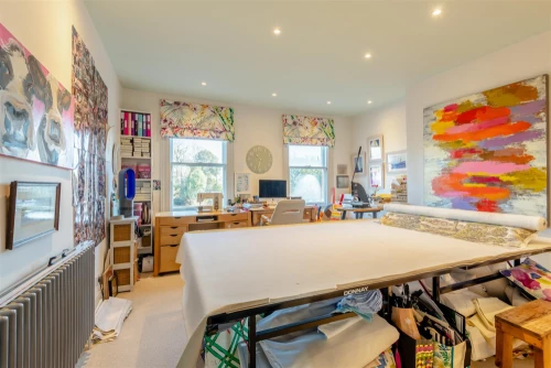 House - Semi-Detached Main Photo