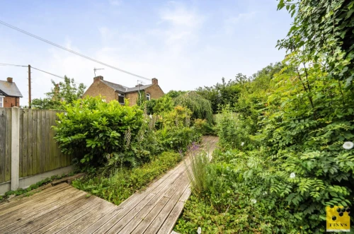 House - Semi-Detached Main Photo