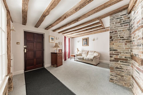 House - Terraced Main Photo