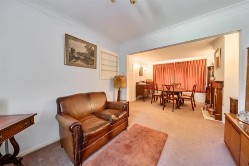 House - Semi-Detached Photo 4