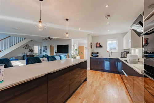 House - Detached Photo 4