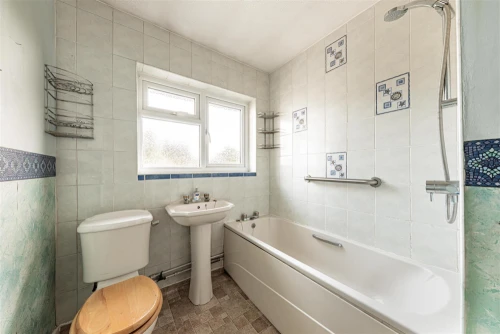 Bungalow - Detached Main Photo