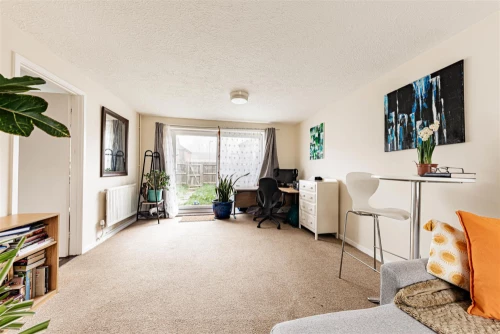 House - Terraced Main Photo