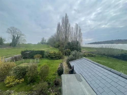 House - Semi-Detached Main Photo