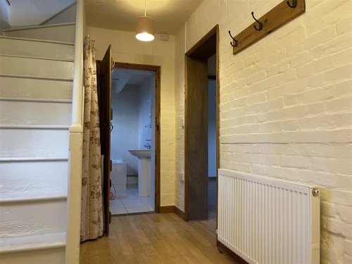 House - Semi-Detached Photo 2