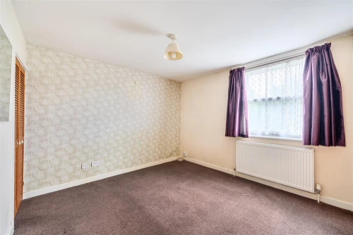 House - Semi-Detached Main Photo