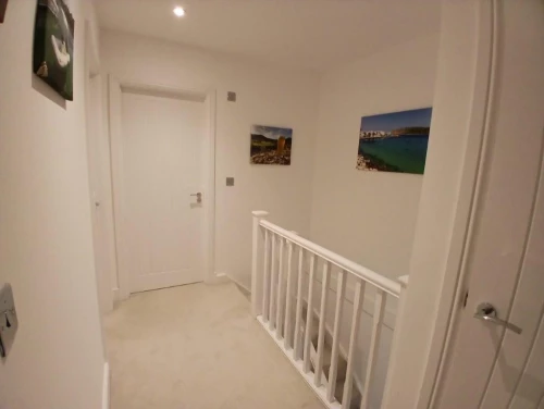 House - Semi-Detached Main Photo