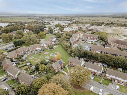 House - Semi-Detached Main Photo