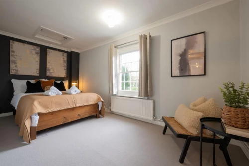 House - Semi-Detached Main Photo