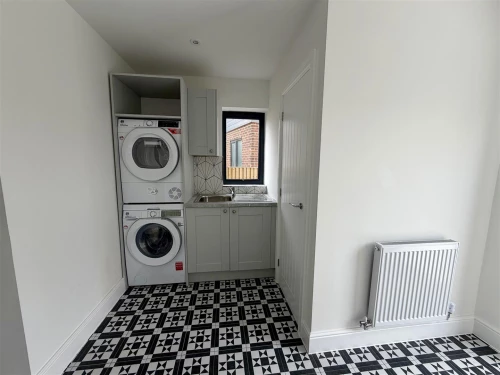 House - Detached Main Photo