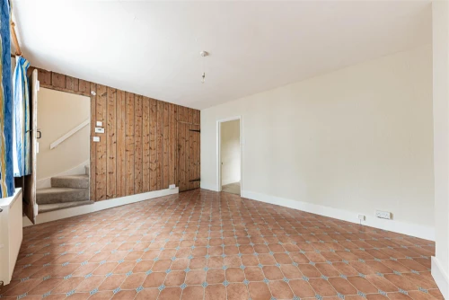 House - Semi-Detached Main Photo