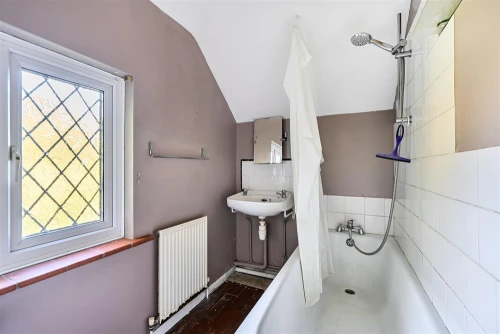 House - Semi-Detached Main Photo