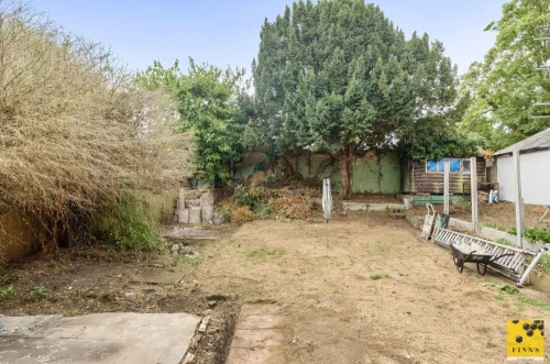 House - Semi-Detached Main Photo