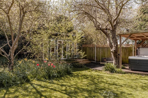 House - Semi-Detached Main Photo