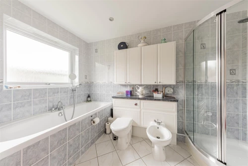 Bungalow - Detached Main Photo