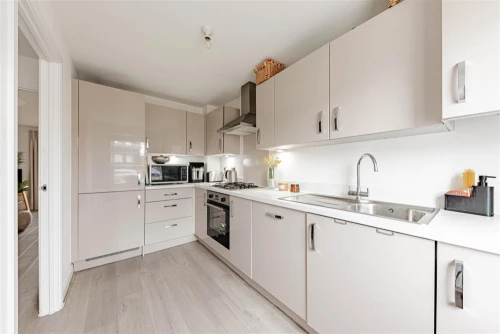 House - Semi-Detached Main Photo