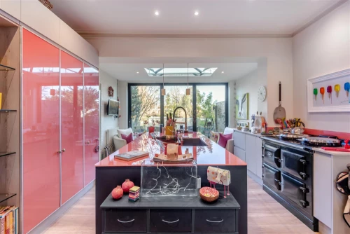 House - Semi-Detached Main Photo