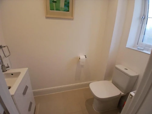 House - Semi-Detached Main Photo