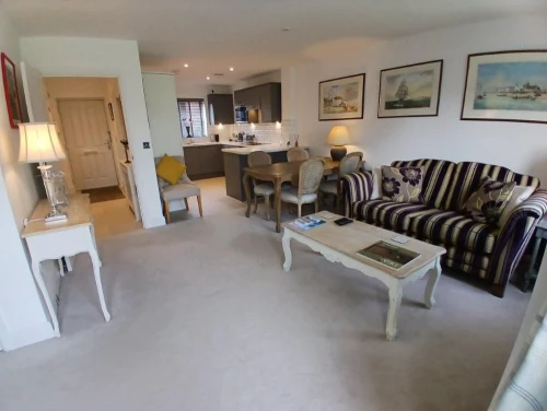 House - Semi-Detached Main Photo