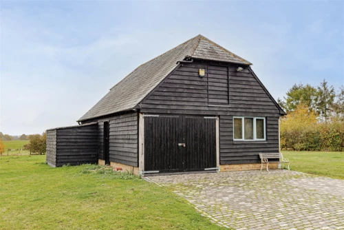 House - Semi-Detached Photo 3