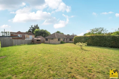 Bungalow - Detached Main Photo