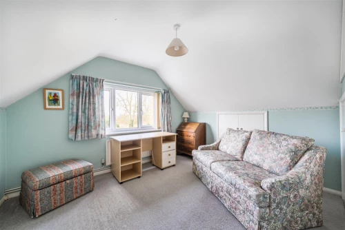 Bungalow - Detached Photo 2