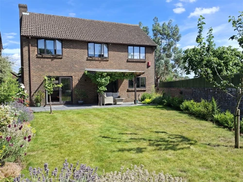 House - Detached Main Photo