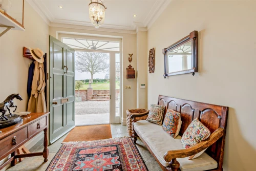 House - Detached Photo 3