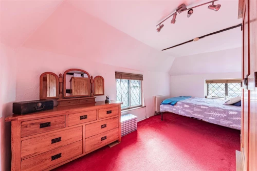 House - Semi-Detached Main Photo