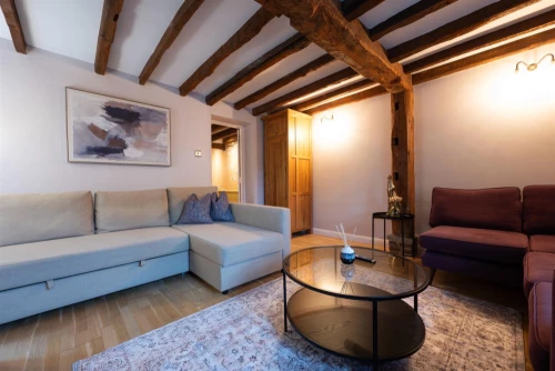 House - Semi-Detached Main Photo