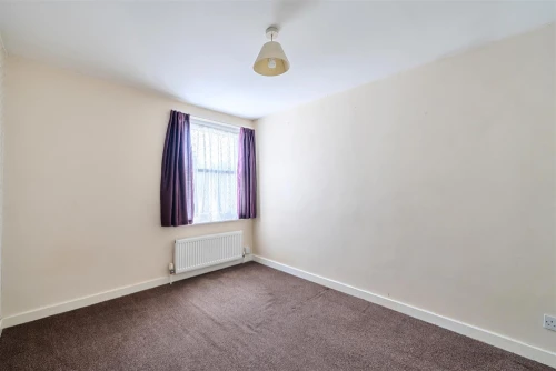 House - Semi-Detached Main Photo