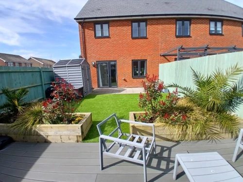 House - Semi-Detached Main Photo