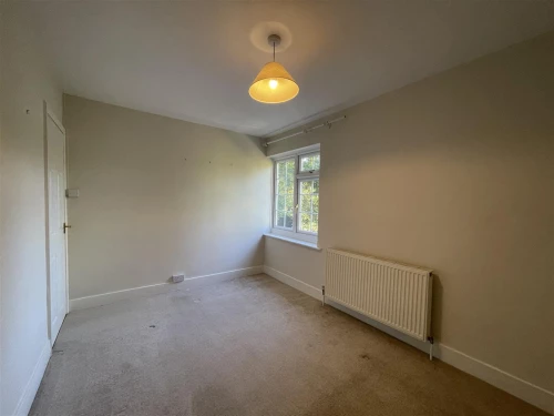 House - Semi-Detached Main Photo