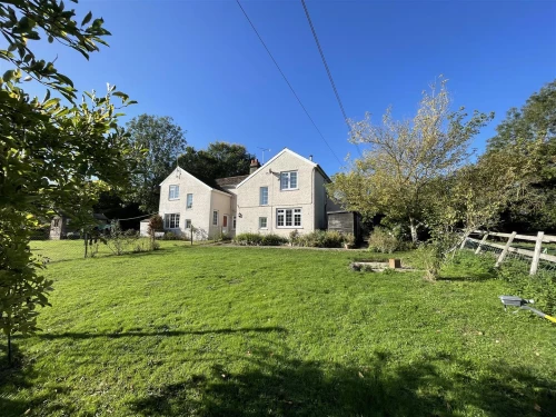 House - Semi-Detached Main Photo