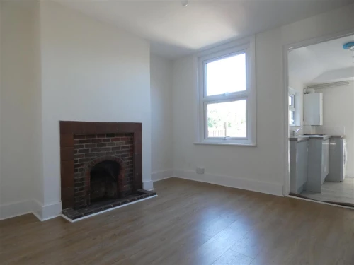 House - Terraced Main Photo