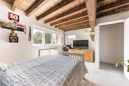 House - Semi-Detached Main Photo