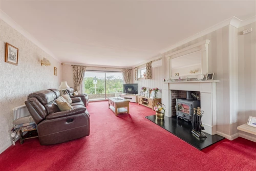 Bungalow - Detached Photo 2