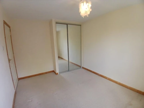 House - Semi-Detached Main Photo