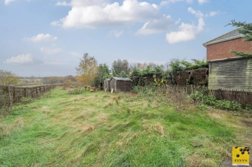 Bungalow - Detached Photo 1