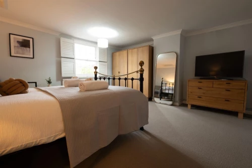 House - Semi-Detached Main Photo