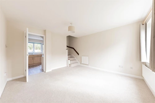 House - Terraced Photo 3